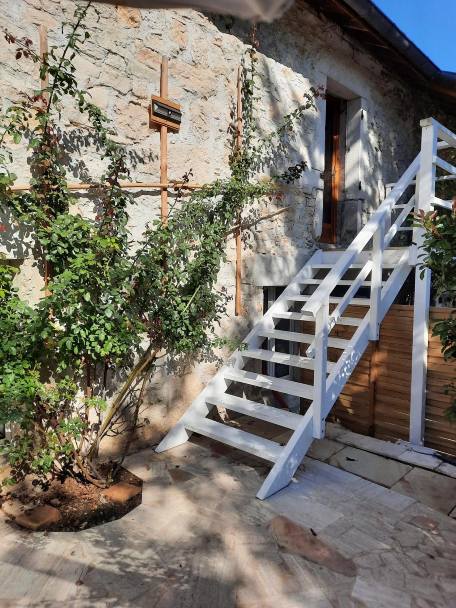 Gite Des 2 Lions Murs-et-Gelignieux ภายนอก รูปภาพ